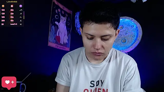 Snapshot of girl_intense444 chatting on 02/19/26, 01:07 girl intense444 online show from 02/19/26, 01:07