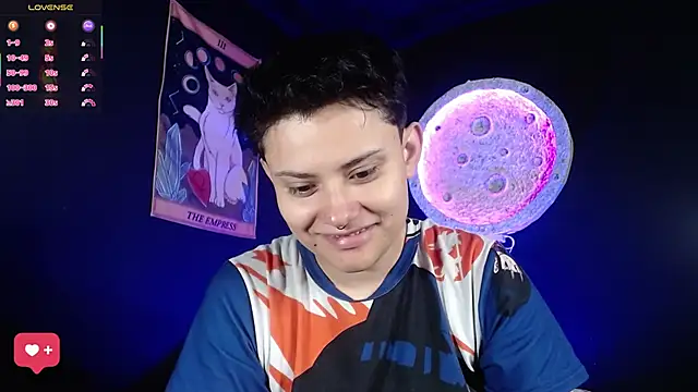 Snapshot of girl_intense444 chatting on 02/27/26, 01:00 girl intense444 online show from 02/27/26, 01:00