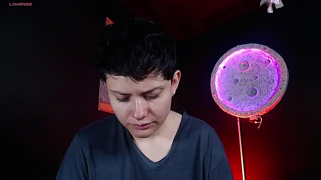 girl intense444 online show from 04/18/26, 01:04