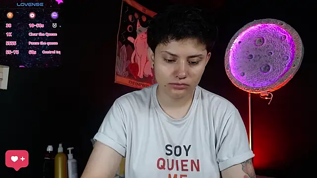 girl intense444 online show from 05/18/26, 01:06