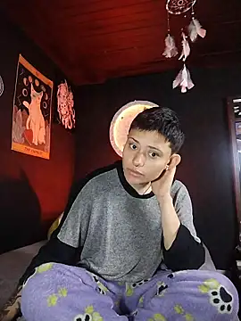 Snapshot of girl_intense444 chatting on 07/09/26, 01:26 girl intense444 online show from 07/09/26, 01:26