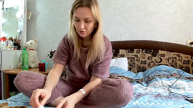 ModelEva online show from 02/14/25, 09:56