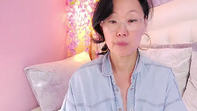 Asian legs online show from 05/04/26, 10:11