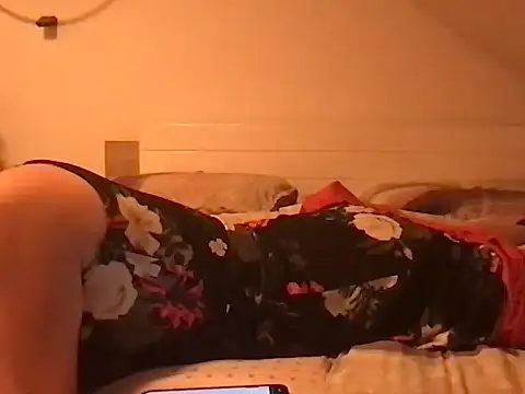 Snapshot of Moistdevil chatting on 01/06/25, 09:54 Moistdevil online show from 01/06/25, 09:54