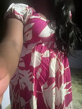 Snapshot of Dhiyapink chatting on 01/12/25, 07:10 Dhiyapink online show from 01/12/25, 07:10