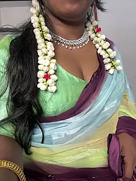 Snapshot of Dhiyapink chatting on 01/15/25, 05:26 Dhiyapink online show from 01/15/25, 05:26