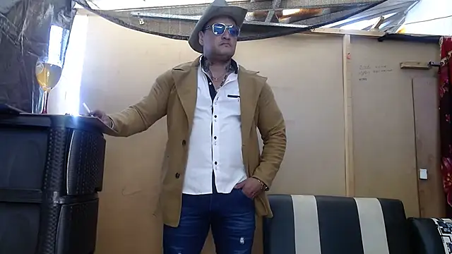 Snapshot of hardrock982 chatting on 01/25/25, 01:30 hardrock982 online show from 01/25/25, 01:30