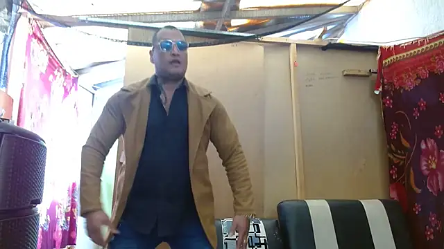 Snapshot of hardrock982 chatting on 02/20/25, 01:40 hardrock982 online show from 02/20/25, 01:40