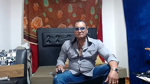 Snapshot of hardrock982 chatting on 01/08/26, 02:30 hardrock982 online show from 01/08/26, 02:30