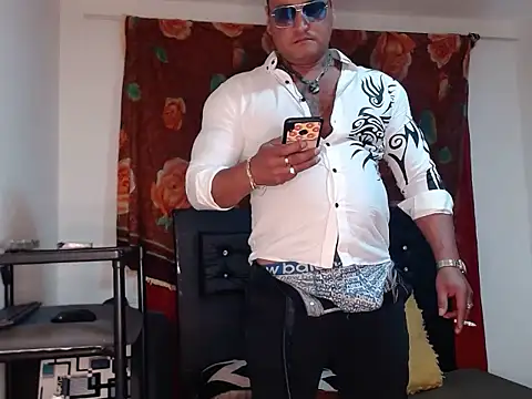 Snapshot of hardrock982 chatting on 02/05/26, 02:43 hardrock982 online show from 02/05/26, 02:43