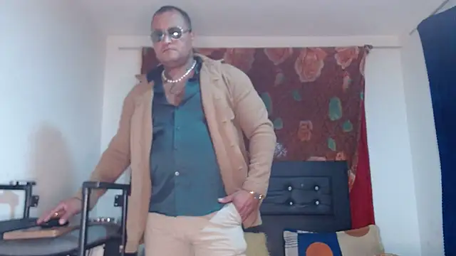 Snapshot of hardrock982 chatting on 03/11/26, 01:39 hardrock982 online show from 03/11/26, 01:39