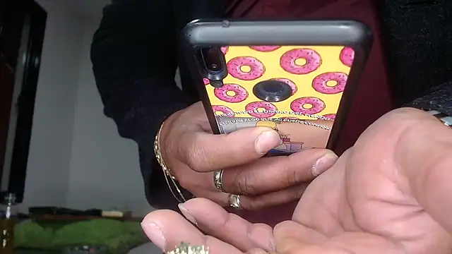 Snapshot of hardrock982 chatting on 03/13/26, 01:18 hardrock982 online show from 03/13/26, 01:18