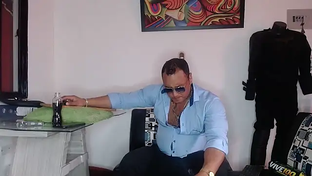 Snapshot of hardrock982 chatting on 03/14/26, 01:38 hardrock982 online show from 03/14/26, 01:38