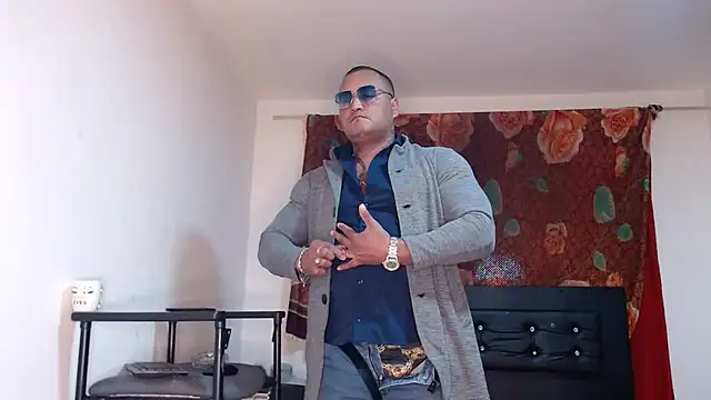 Snapshot of hardrock982 chatting on 03/19/26, 01:15 hardrock982 online show from 03/19/26, 01:15