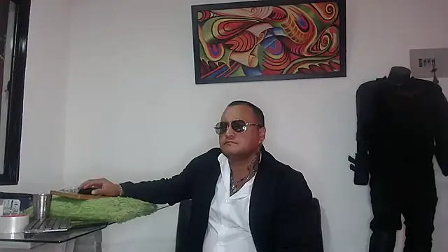 Snapshot of hardrock982 chatting on 03/28/26, 01:33 hardrock982 online show from 03/28/26, 01:33