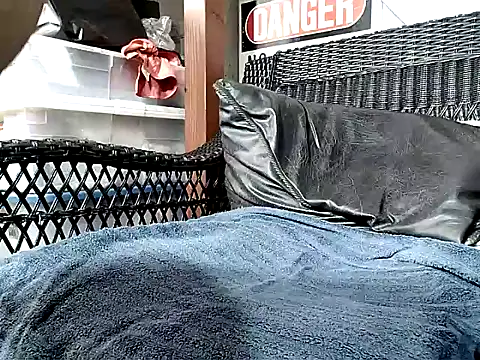 HungHawaiian808xh online show from 10/21/25, 02:56