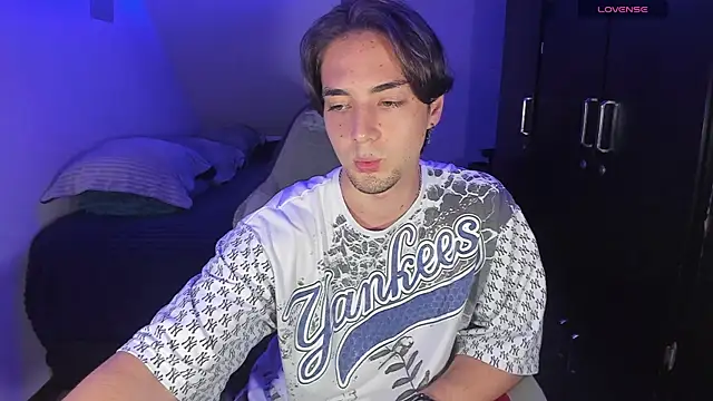 Alex smith00 online show from 09/30/25, 09:20