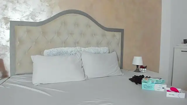 Snapshot of JennaMyers chatting on 02/07/25, 08:31 JennaMyers online show from 02/07/25, 08:31