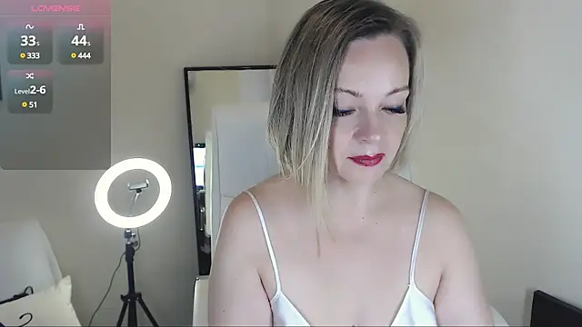 Tilly Eliot online show from 01/27/25, 04:22