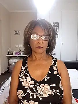 Snapshot of Hotgrannyx chatting on 10/16/25, 03:40 Hotgrannyx online show from 10/16/25, 03:40