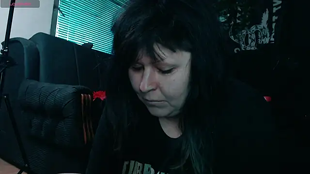 Snapshot of Psychobitch7 chatting on 06/17/26, 06:27 Psychobitch7 online show from 06/17/26, 06:27
