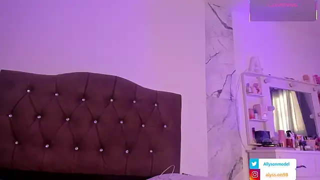 alysson 18 online show from 04/13/26, 02:11