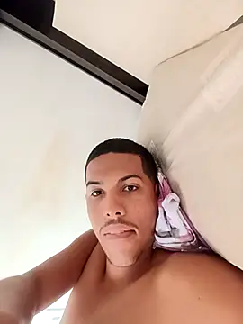 Vinicius5890 online show from 04/23/26, 05:59