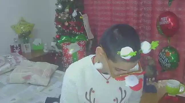 Snapshot of hotSANDRA_STARR chatting on 12/23/24, 11:04 hotSANDRA STARR online show from 12/23/24, 11:04