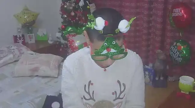 Snapshot of hotSANDRA_STARR chatting on 12/23/24, 05:11 hotSANDRA STARR online show from 12/23/24, 05:11