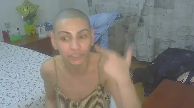 Snapshot of hotSANDRA_STARR chatting on 03/05/25, 08:32 hotSANDRA STARR online show from 03/05/25, 08:32