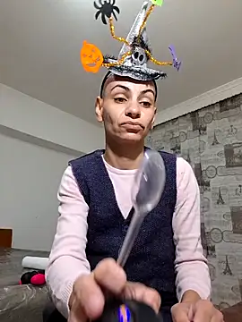 Snapshot of hotSANDRA_STARR chatting on 10/13/25, 04:29 hotSANDRA STARR online show from 10/13/25, 04:29