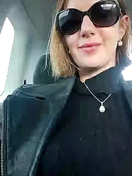 Snapshot of TopsyWilde chatting on 12/15/24, 04:26 TopsyWilde online show from 12/15/24, 04:26