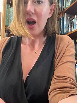 Snapshot of TopsyWilde chatting on 01/08/25, 01:09 TopsyWilde online show from 01/08/25, 01:09