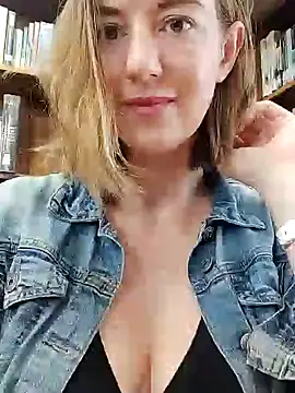 Snapshot of TopsyWilde chatting on 01/31/25, 08:54 TopsyWilde online show from 01/31/25, 08:54