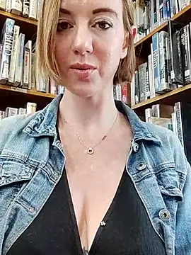 Snapshot of TopsyWilde chatting on 02/26/25, 08:48 TopsyWilde online show from 02/26/25, 08:48