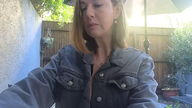 Snapshot of TopsyWilde chatting on 09/25/25, 08:07 TopsyWilde online show from 09/25/25, 08:07