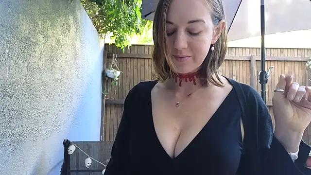 Snapshot of TopsyWilde chatting on 10/27/25, 07:56 TopsyWilde online show from 10/27/25, 07:56