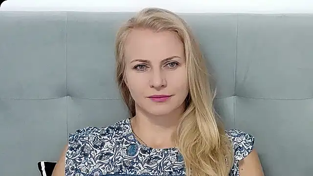 Snapshot of K__Adrienne chatting on 09/09/25, 05:40 K Adrienne online show from 09/09/25, 05:40