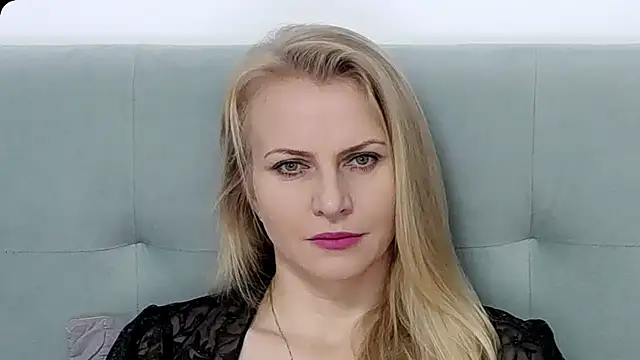 Snapshot of K__Adrienne chatting on 11/21/25, 06:34 K Adrienne online show from 11/21/25, 06:34