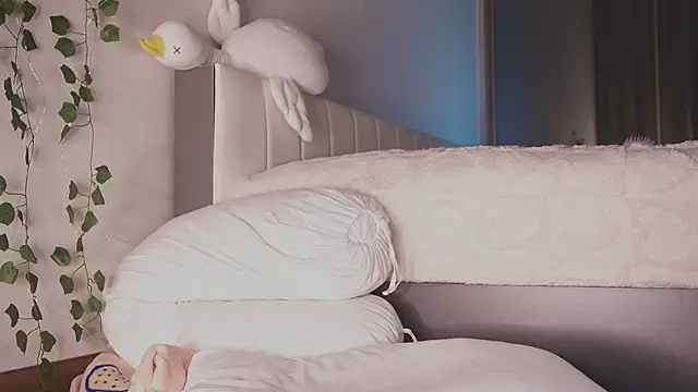 Snapshot of liassmolly1_couple chatting on 02/23/25, 09:59 liassmolly1 couple online show from 02/23/25, 09:59