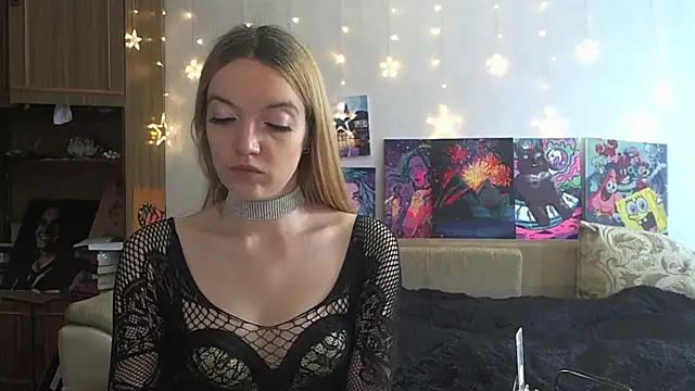 Snapshot of SecretSophia chatting on 02/14/25, 10:38 SecretSophia online show from 02/14/25, 10:38