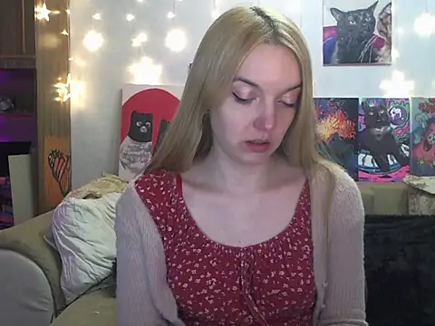 Snapshot of SecretSophia chatting on 03/21/25, 11:01 SecretSophia online show from 03/21/25, 11:01