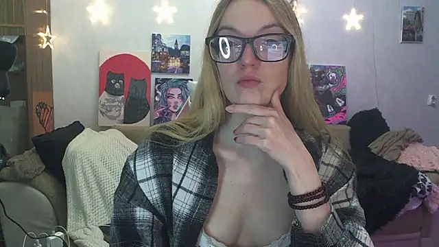 SecretSophia online show from 03/01/26, 09:17