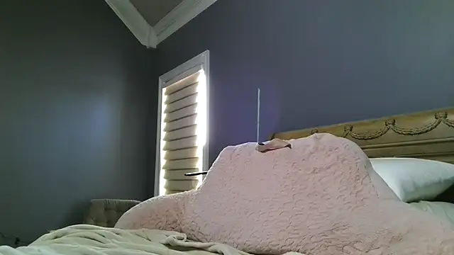 Lisaisluscious online show from 04/11/26, 02:21