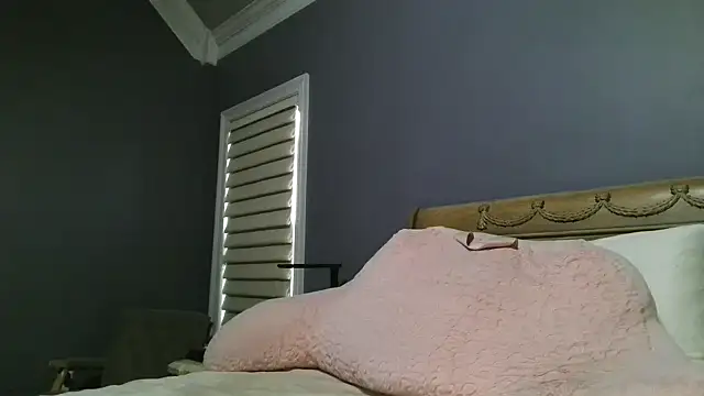 Lisaisluscious online show from 04/13/26, 01:49