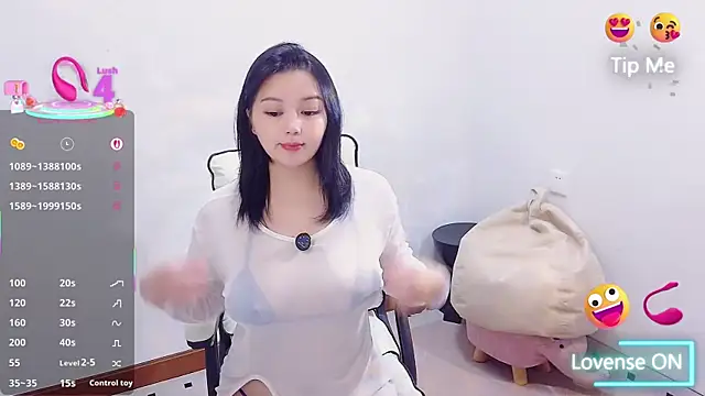 Snapshot of small_Eva chatting on 12/19/25, 02:57 small Eva online show from 12/19/25, 02:57