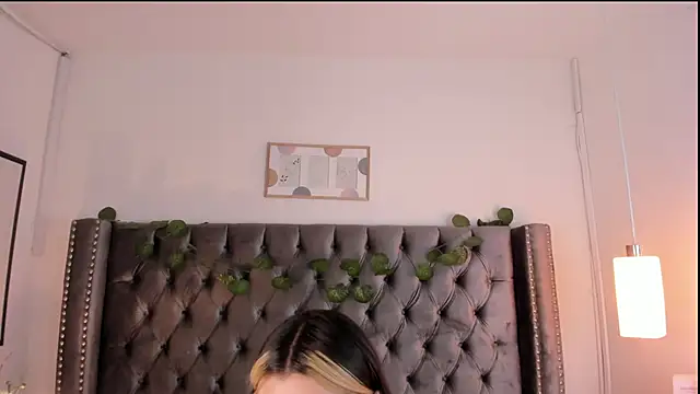 Kim Blane online show from 03/21/25, 04:06