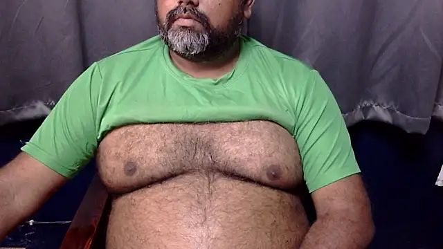 Snapshot of hairysubcub_70 chatting on 03/12/26, 04:51 hairysubcub 70 online show from 03/12/26, 04:51