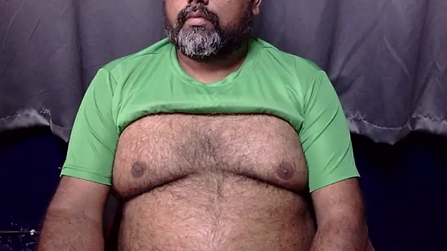 Snapshot of hairysubcub_70 chatting on 03/16/26, 04:51 hairysubcub 70 online show from 03/16/26, 04:51
