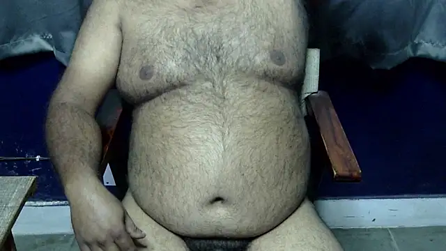 Snapshot of hairysubcub_70 chatting on 03/18/26, 07:55 hairysubcub 70 online show from 03/18/26, 07:55